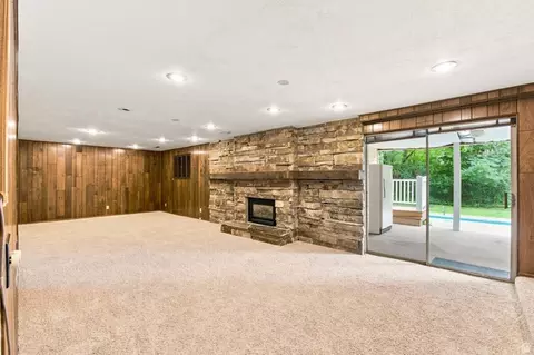Living - 2830 E Valley View Ave S, Holladay, UT 84117 photo 6 of 9