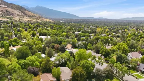 View/Area - 2830 E Valley View Ave S, Holladay, UT 84117 photo 2 of 6