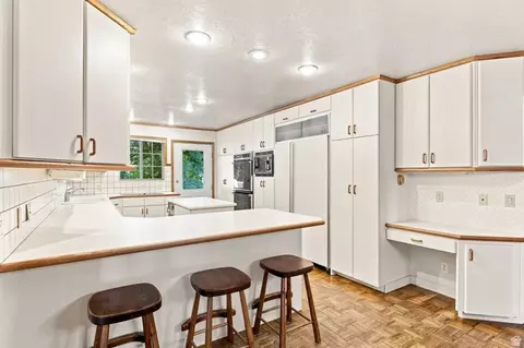 Kitchen - 2830 E Valley View Ave S, Holladay, UT 84117 photo 2 of 5