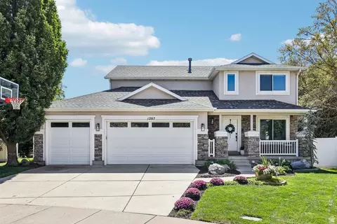 1207 Pinehurst Cir, Farmington, UT 84025