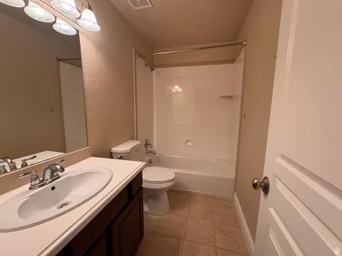 Bath - 132 N 360 W, Centerville, UT 84014 photo 3 of 3