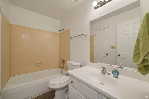 Bath - 5572 S Marshwood Ln #E, Murray, UT 84107 photo 1 of 2