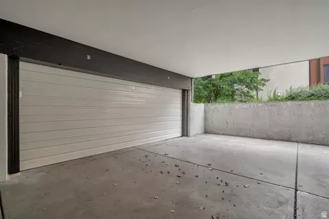 Exterior - 5572 S Marshwood Ln #E, Murray, UT 84107 photo 4 of 5