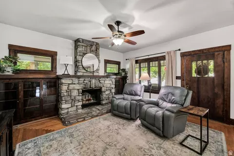 Living - 297 N Main St, Smithfield, UT 84335 photo 1 of 3