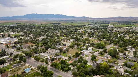 View/Area - 297 N Main St, Smithfield, UT 84335 photo 3 of 10