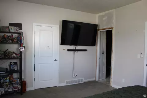 Bedroom - 3781 E Pawnee Rd, Eagle Mountain, UT 84005 photo 2 of 3