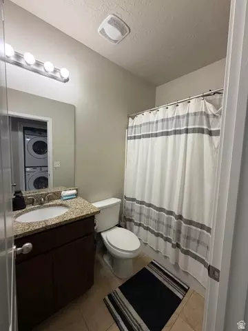 Bath - 3781 E Pawnee Rd, Eagle Mountain, UT 84005 photo 1 of 3