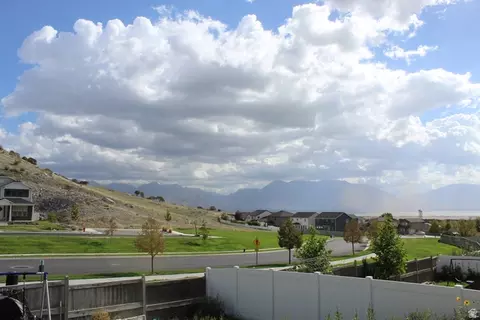 Exterior - 3781 E Pawnee Rd, Eagle Mountain, UT 84005 photo 2 of 2
