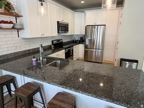 Kitchen - 7889 S 700 E, Sandy, UT 84070 photo 1 of 1