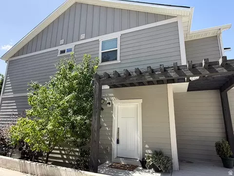 Exterior - 7889 S 700 E, Sandy, UT 84070 photo 3 of 7