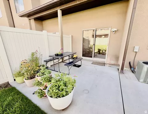 Exterior - 113 E 780 S, Smithfield, UT 84335 photo 4 of 5