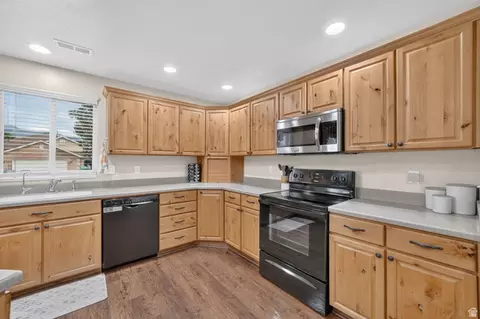 Kitchen - 1035 W Hidden Dr, Layton, UT 84041 photo 2 of 3