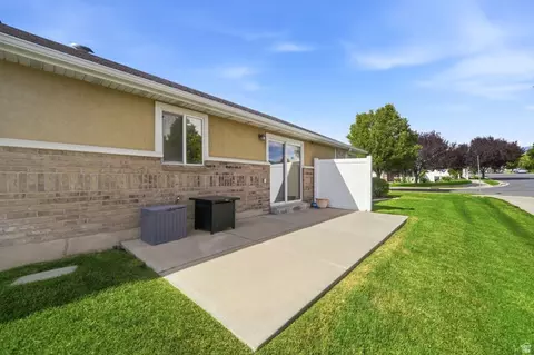 Exterior - 1035 W Hidden Dr, Layton, UT 84041 photo 2 of 2