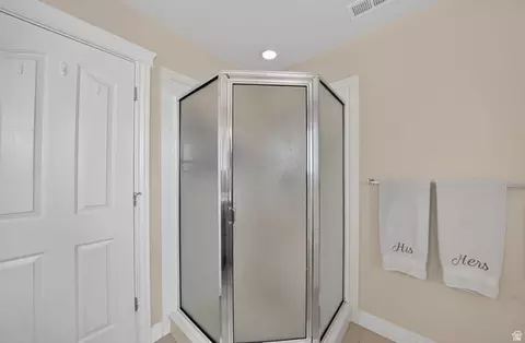 Bath - 1035 W Hidden Dr, Layton, UT 84041 photo 2 of 3
