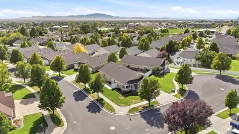 View/Area - 1035 W Hidden Dr, Layton, UT 84041 photo 4 of 6