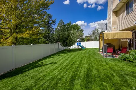 Exterior - 1033 E 5000 S, South Ogden, UT 84403 photo 5 of 5