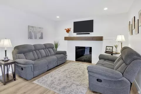 Living - 1033 E 5000 S, South Ogden, UT 84403 photo 3 of 5