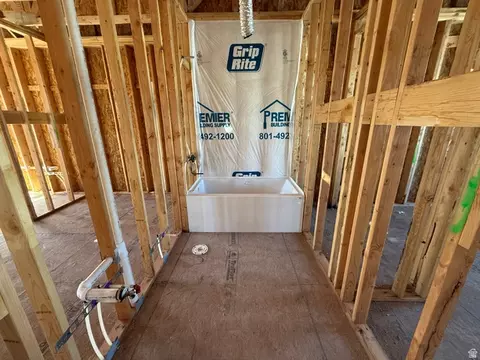 Bath - 886 E Windsong Way, Eagle Mountain, UT 84005 photo 1 of 1
