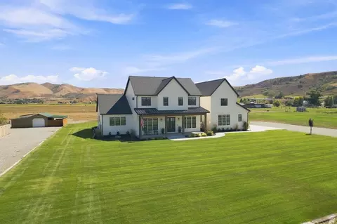 Exterior - 3272 N 800 E, Preston, ID 83263 photo 5 of 14