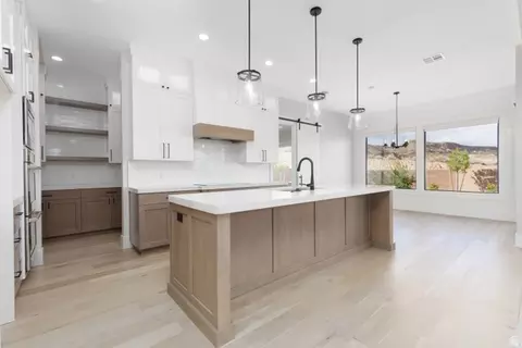 Kitchen - 3027 E Rill Dr, Washington, UT 84780 photo 4 of 4