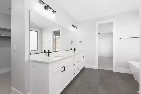 Bath - 3027 E Rill Dr, Washington, UT 84780 photo 6 of 8