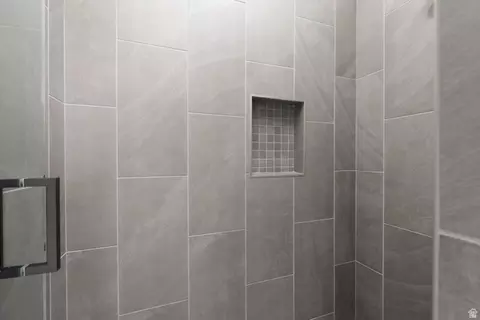 Bath - 3027 E Rill Dr, Washington, UT 84780 photo 5 of 8