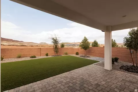 Exterior - 3027 E Rill Dr, Washington, UT 84780 photo 4 of 8