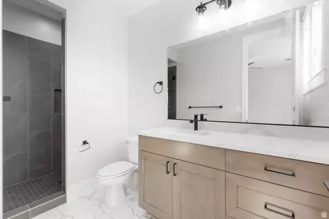 Bath - 3027 E Rill Dr, Washington, UT 84780 photo 4 of 8