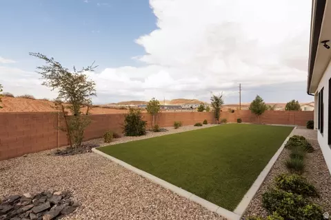 Exterior - 3027 E Rill Dr, Washington, UT 84780 photo 8 of 8