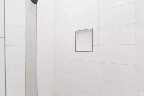 Bath - 3027 E Rill Dr, Washington, UT 84780 photo 3 of 8