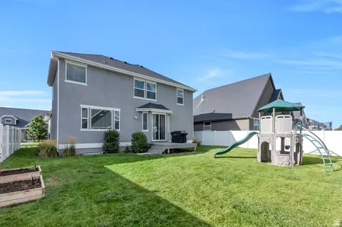 Exterior - 2194 W Autumn Dr, Mapleton, UT 84664 photo 5 of 7