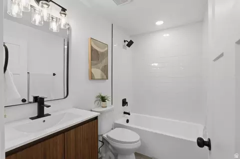Bath - 75 E 400 S, Spanish Fork, UT 84660 photo 1 of 3