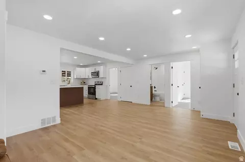 Living - 75 E 400 S, Spanish Fork, UT 84660 photo 2 of 3