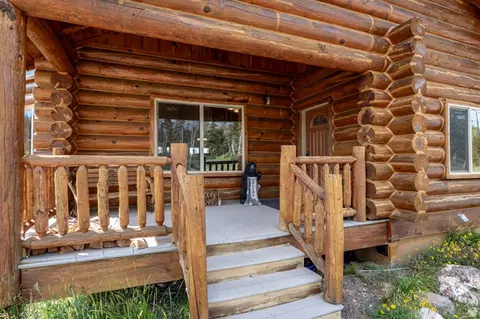Exterior - 1074 S Bristlecone Ln, Brian Head, UT 84719 photo 2 of 14