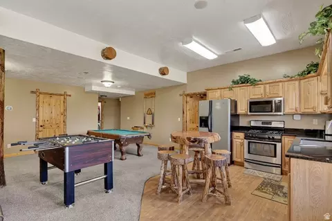 Kitchen - 1074 S Bristlecone Ln, Brian Head, UT 84719 photo 5 of 10