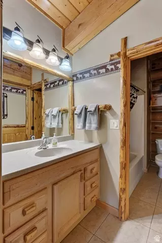 Bath - 1074 S Bristlecone Ln, Brian Head, UT 84719 photo 7 of 19
