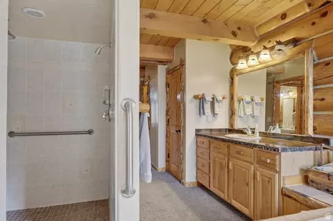 Bath - 1074 S Bristlecone Ln, Brian Head, UT 84719 photo 14 of 19