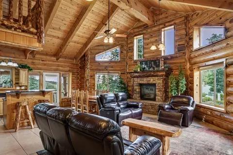 Living - 1074 S Bristlecone Ln, Brian Head, UT 84719 photo 7 of 10