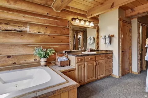 Bath - 1074 S Bristlecone Ln, Brian Head, UT 84719 photo 3 of 19