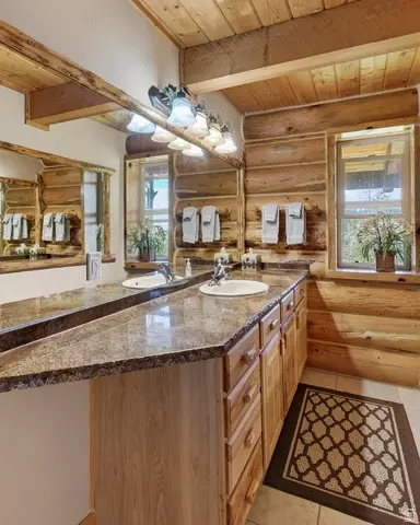 Bath - 1074 S Bristlecone Ln, Brian Head, UT 84719 photo 6 of 19