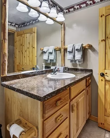 Bath - 1074 S Bristlecone Ln, Brian Head, UT 84719 photo 10 of 19