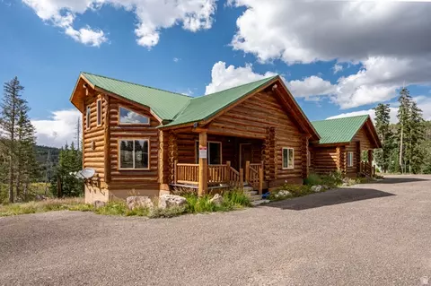 Exterior - 1074 S Bristlecone Ln, Brian Head, UT 84719 photo 10 of 14