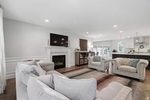 Living - 1779 E 11170 S, Sandy, UT 84092 photo 3 of 3