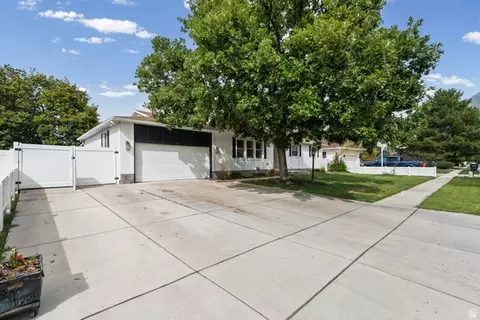 Exterior - 1779 E 11170 S, Sandy, UT 84092 photo 2 of 7