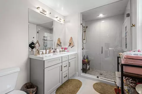 Bath - 1779 E 11170 S, Sandy, UT 84092 photo 1 of 3