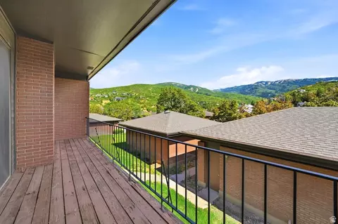 Exterior - 2009 Ridgewood Way, Bountiful, UT 84010 photo 7 of 9