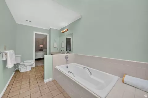 Bath - 2009 Ridgewood Way, Bountiful, UT 84010 photo 2 of 3