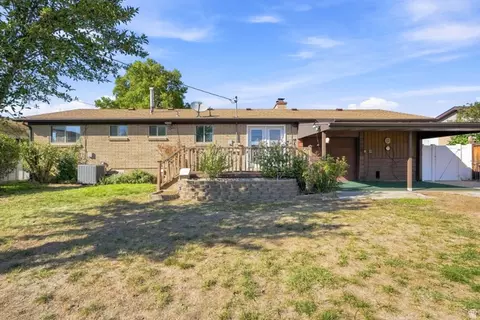 Exterior - 182 E 6715 S, Midvale, UT 84047 photo 5 of 8