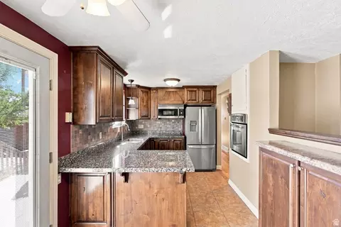 Kitchen - 182 E 6715 S, Midvale, UT 84047 photo 2 of 5
