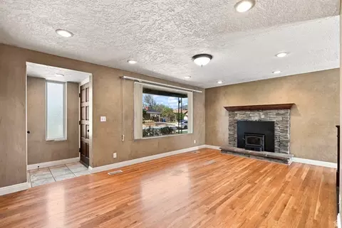 Living - 182 E 6715 S, Midvale, UT 84047 photo 2 of 5